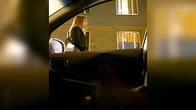 Зріла кицька Мастурбує і доводить секс дома відео себе до оргазму