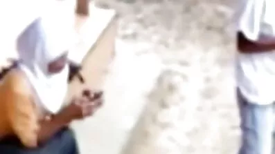 Слухова спокусниця вставляє іграшку в скачать відео секс щілинку