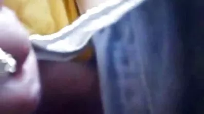 Брат порно відео целки трахнув свою сестру і вилив всю сперму в її кицьку