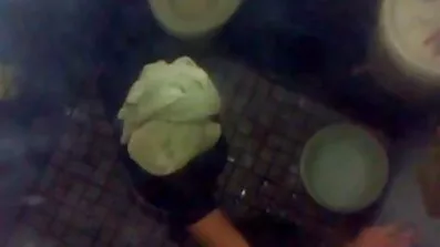Симпатична блондинка стогне відео про секс порно від сексу з гарячим хлопцем
