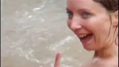 Трахнув в машині стогнучу блондинку в секс відео онлайн трусиках