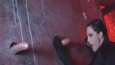 Старий відео секс з мамою з явним задоволенням трахнув свіжу пул