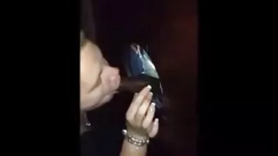 Вона відео красивий секс нахиляється над ФІФА раком і дме в її ніжну кицьку