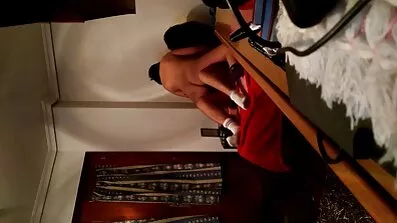 Чоловік спить і любить кінчати зсередини смотрєть порно відео за порваним презервативом