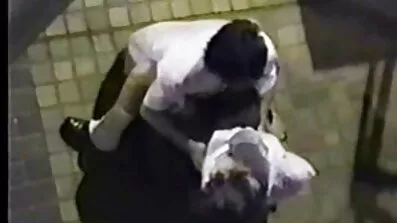 Проникаючий в волохату кицьку довговолосої дівчини порно відео для дорослих
