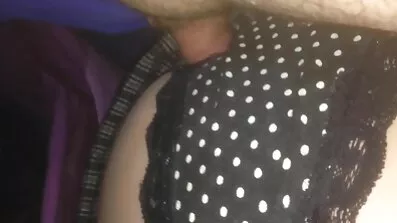 Бос порно відео безплатно компанії пристрасно трахкає з двома жінками