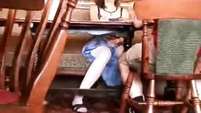 Розпусна дівчина, порно відео дивитися безкоштовно яка поставила раком свого наполегливого хлопця
