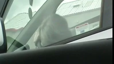 Чуттєва порно відео на мобільний ципочка активно тре кицьку і досягає піку задоволення