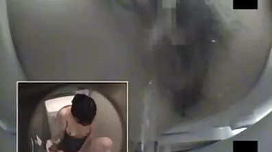 Соковита бере його в рот і порно відео інцест засовує вібратор в кицьку до