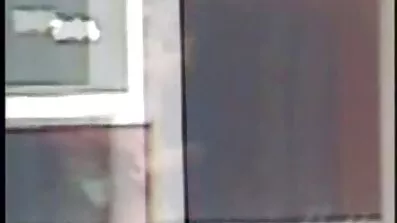 Гарний чоловік відео ххх онлайн працює над двома капелюхами