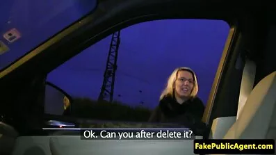 Активну ххх відео онлайн жінку трахкають в панчохах і капелюсі