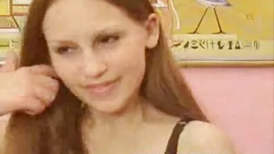 Досвідченій безкоштовно порно відео жінці добре сидіти на ділдо